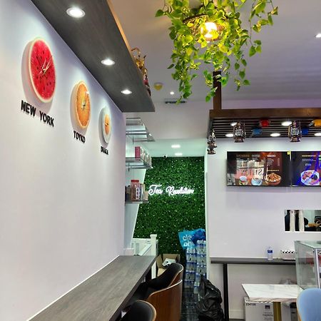 Tea Revolution Bed & Breakfast Лондон Екстериор снимка
